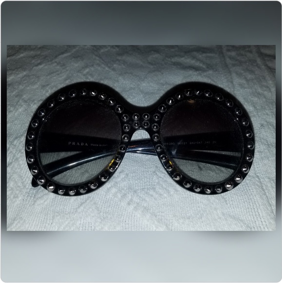 Sunglasses - Picture 3 of 5